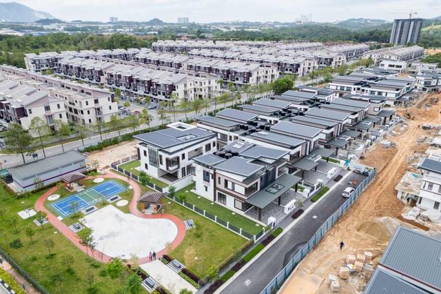 Ready to move in Semi Detached ARAWANI Residence @Bandar Puteri, Bangi 1