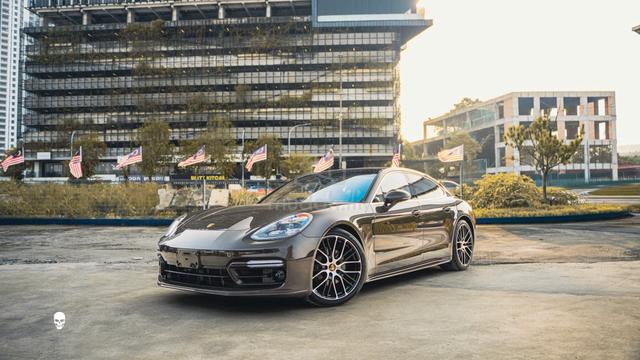 2022 Porsche Panamera 2.9L Platinum Edition - 1