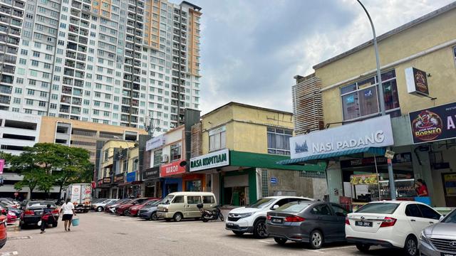 Larkin Idaman 2 Storey Shop Lot 1