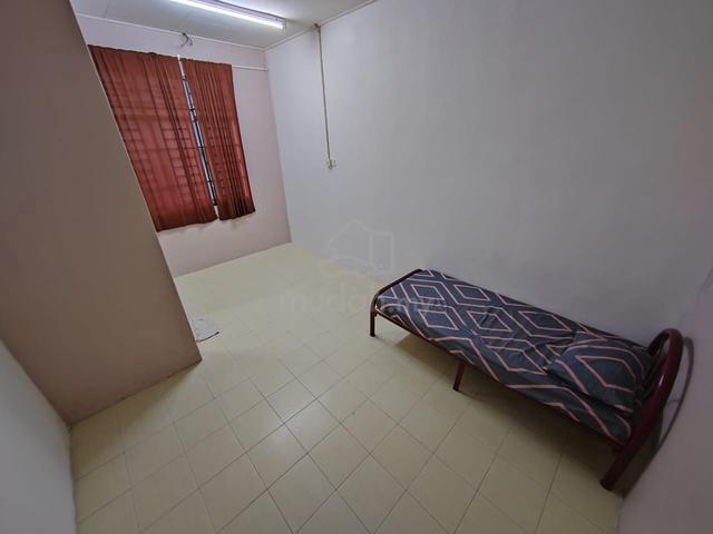 Bilik Sewa Lelaki Taman Sri Impian Kluang 1