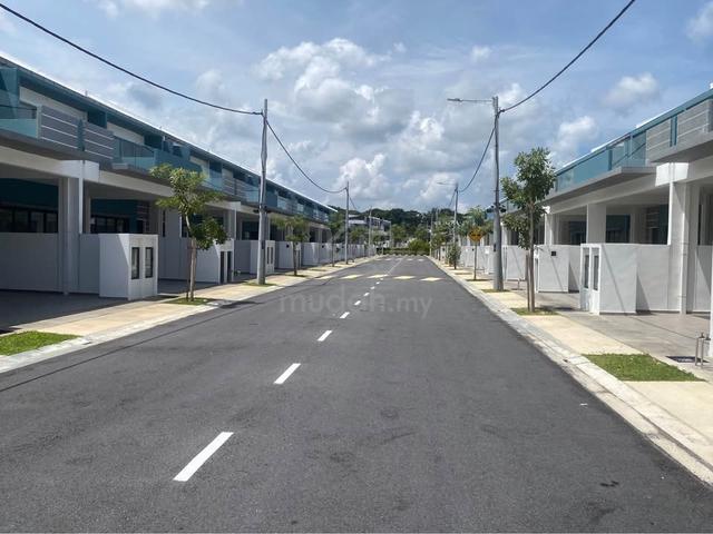 9km to Ayer Keroh Tol Gated Guarded Swimming Pool Double Storey Full L 1