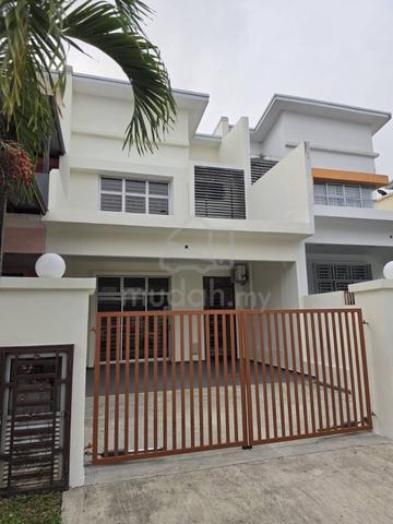 Double Storey / Puteri Wangsa / 4 Bed 3 Bath / Partially Furnished 1