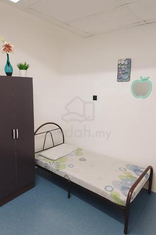 Clean & Comfortable Female Room FOR FEMALE– Taman Seremban 1