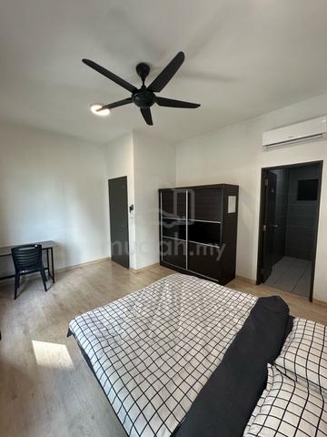 Low Deposit Master & Balcony Room , The Henge Kepong Ready to move in 3