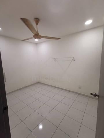 Kulai Indahpura Jalan Iris Town House / EZ Access to Aeon & Vervo City 1