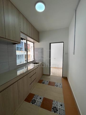 Manor Apartment 4