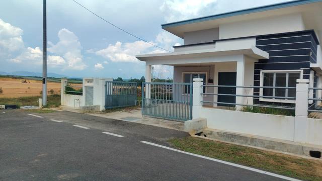 Rumah Banglo Ssetingkat Corner Lot 1