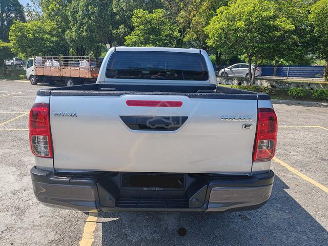 Toyota HILUX 2.4 (A) FACELIFT 35K KM F/SERVICE REC - 4