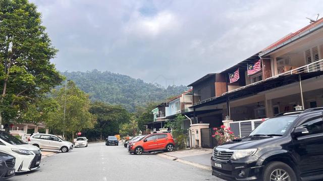 Ampang Saujana 2-Storey 20x60 Gated & Guarded 1