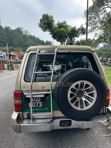 1997 Mitsubishi PAJERO 2.4 (M) - 2
