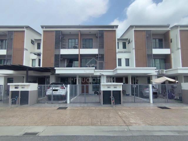 Below Market Value; Lower Unit 1.5 Sty Townhouse @ Taman Putra Perdana 1