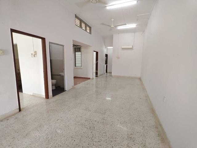 Taman Pelangi Single Storey Terrace House For Rent 1
