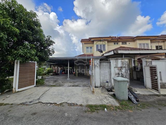 Corner Lot Double storey terrace house taman seri sementa kapar klang 1