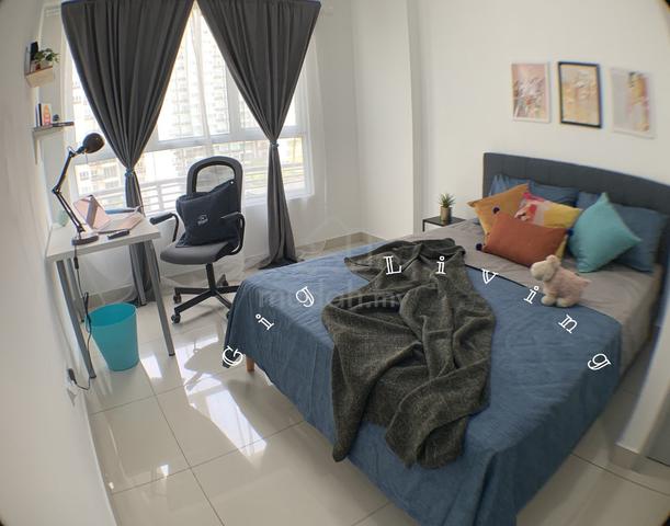 Middle Room at Tropicana Bay Residences, Bayan Indah 1