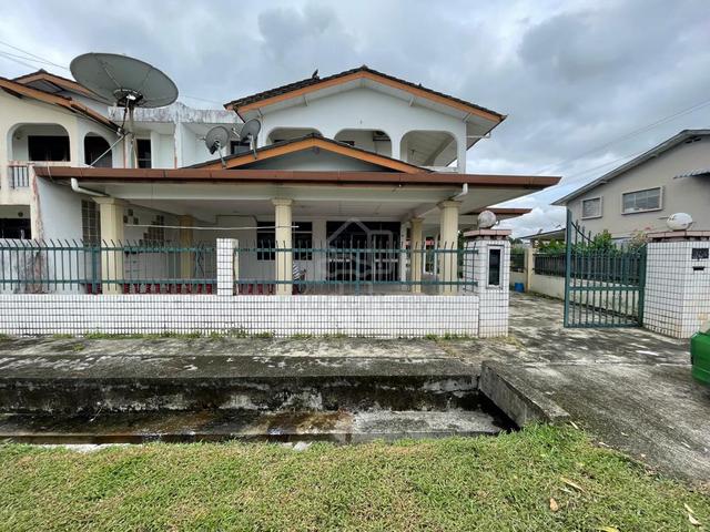 GREEN ROAD Double Storey Semi-Detached House For Rent, Well-Maintained 1