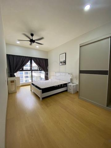 Big Master Bedroom (country garden danga bay) for rent- near CIQ 1