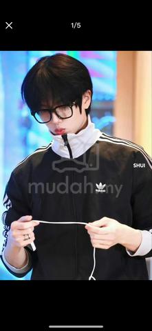 Adidas jacket - photo 3 of 3