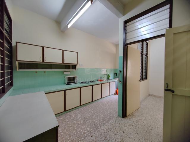 2 storey terrace Midlands Pulau Tikus concrete floor near Gurney 1