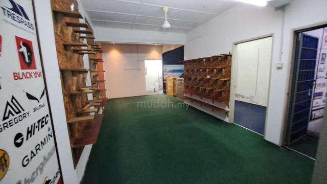 Selangor Banting Shop Lot For Rent (2,720 sq ft) 1