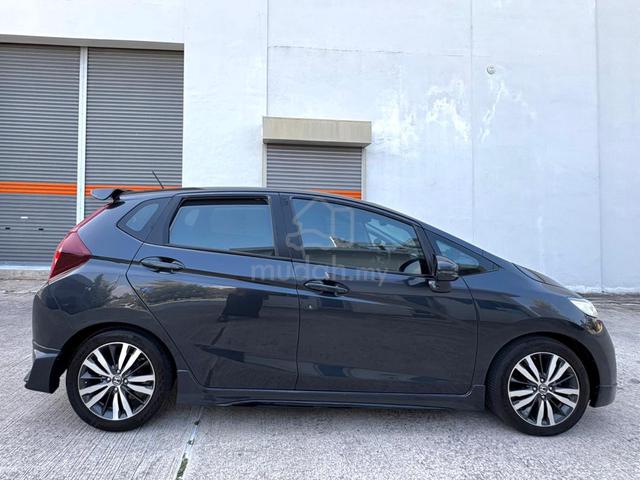 2015 Honda JAZZ 1.5 V (A) - 3
