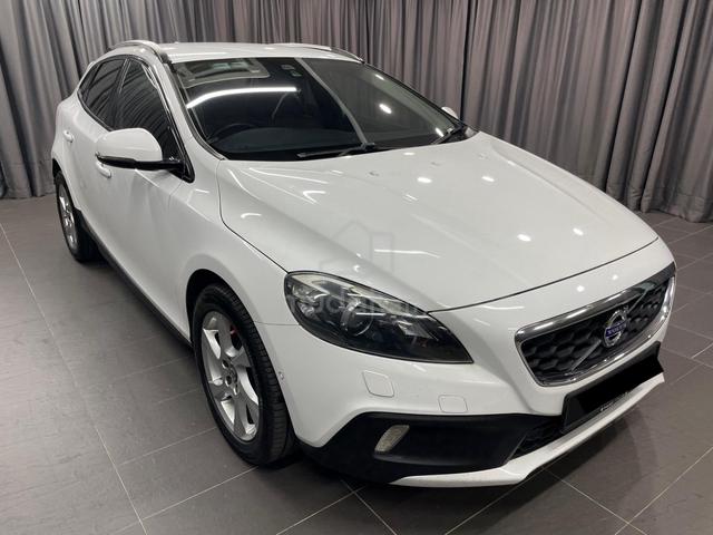 2015 Volvo V40 2.0 CROSS COUNTRY T5 (A) - 1