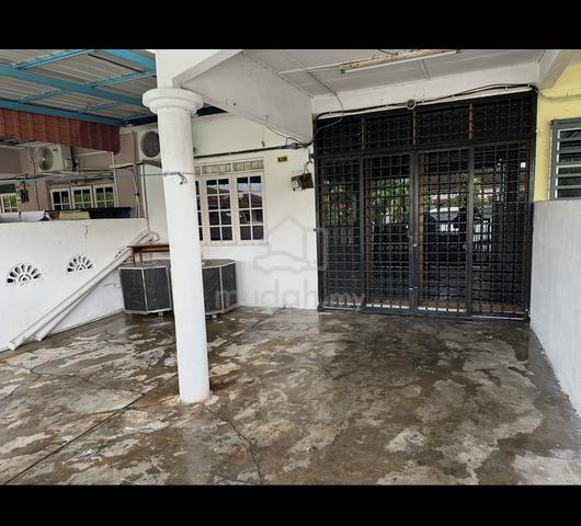 Rumah Sewa Sitiawan Belakang The Store 1