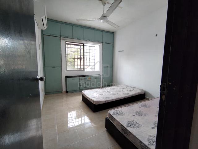 Desa 288 Aircond Shared Middle Room | Ladies Only | 1
