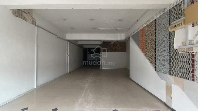 Jalan Reko Kajang MAIN ROAD Ground Floor Shoplot【BUSY Traffic Light 】 1