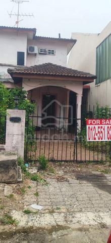 Semi D-House selling Cheap Taman Jambu Madu,Tmn Jambu Mawar BM 1