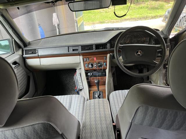 1995 Mercedes Benz 230E 2.0 W114 (M) - 4