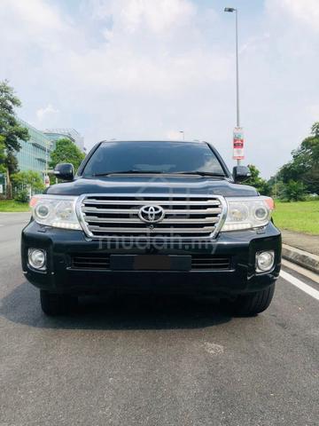 Toyota Land Cruiser 𝟰.𝟱 DIESEL - 3