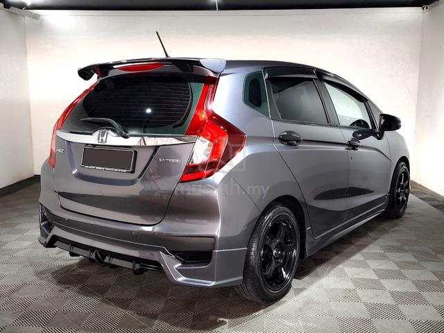 2019 Honda Jazz 1.5 V F/Service 1Owner Like New - 2