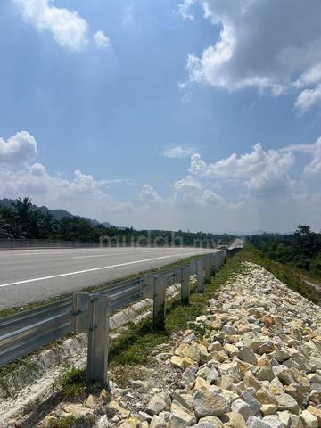 Tanah Tepi Highway Bentong!!!! 1