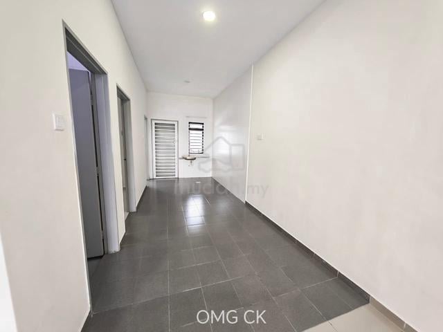 For Rent Mahkota Banting Single Storey Terrace House Facing Field 1