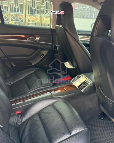 VIP PLATE LOW MILEAGE 2010 Porsche PANAMERA 3.6 - 5