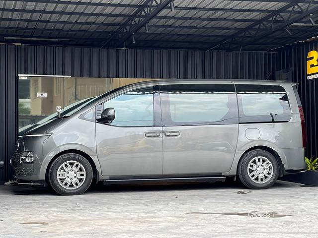2023 Hyundai STARIA 2.2 CRDI PREMIUM (A) - 5