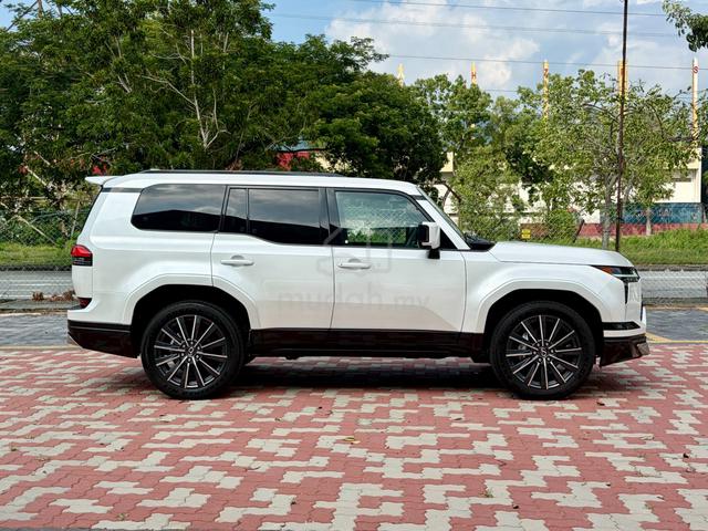 2025 Lexus GX550 Version L #2219 - 3