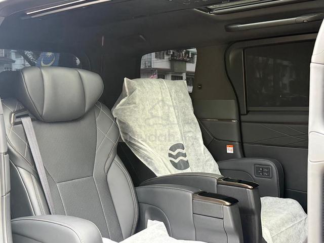 Black Interior / JBL Toyota VELLFIRE 2.4 Z PREMIER - 3
