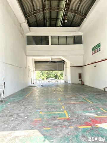 1.5 Storey Link Factory at West Port, Klang – For Rent 1