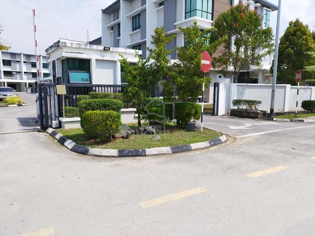 XXL Aurora Height  3-Storey Corner Unit, Moyan Square, Batu Kawa 1