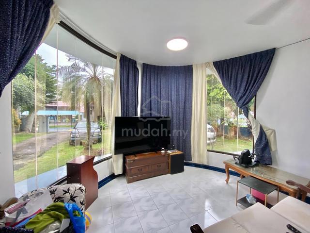 Fully Renovated, Bungalow Kampung Istana, Batu Pahat For Sale 3