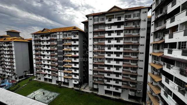 1677 Bukit Saujana Romm Rental|Low Deposit|Near CIQ|Male Only|Shutter 1