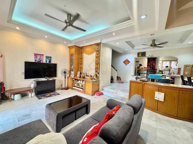 Double Storey Terrace, Jalan Kubah Bukit Jelutong. Gated Guarded Area. 1