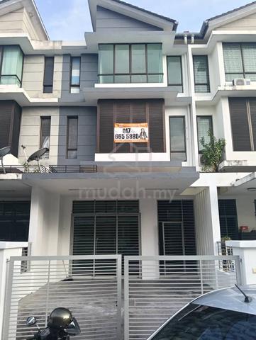 2.5 Storey House, Putra Impiana Puchong For Sale 1