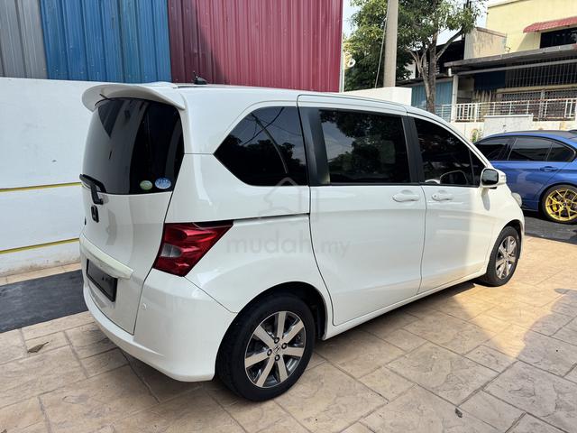 2010 Honda FREED 1.5 E (A) - 4
