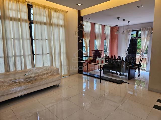 Corner Unit Bungalow Villa Largest Land In The Area - Bukit Gambier 1
