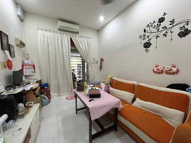 Single storey terrace house @ taman Setia Inda/ 3 bed/partial furnish 1