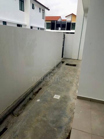 Bandar Dato Onn/ Near Austin/ Double Storey/ 4 bed 4 bath 1