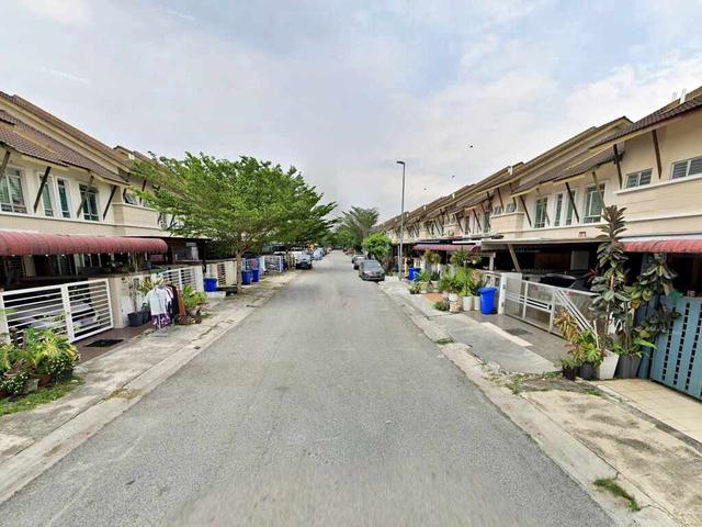 2 Storey Terrace House in Seksyen 32 [✔ Short distance to Gamuda Walk] 1