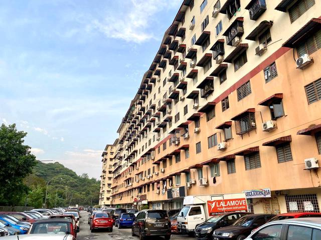 Aman Putra Apartment 1